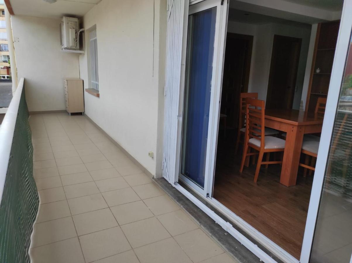Apartamento La Pineda Luaran gambar