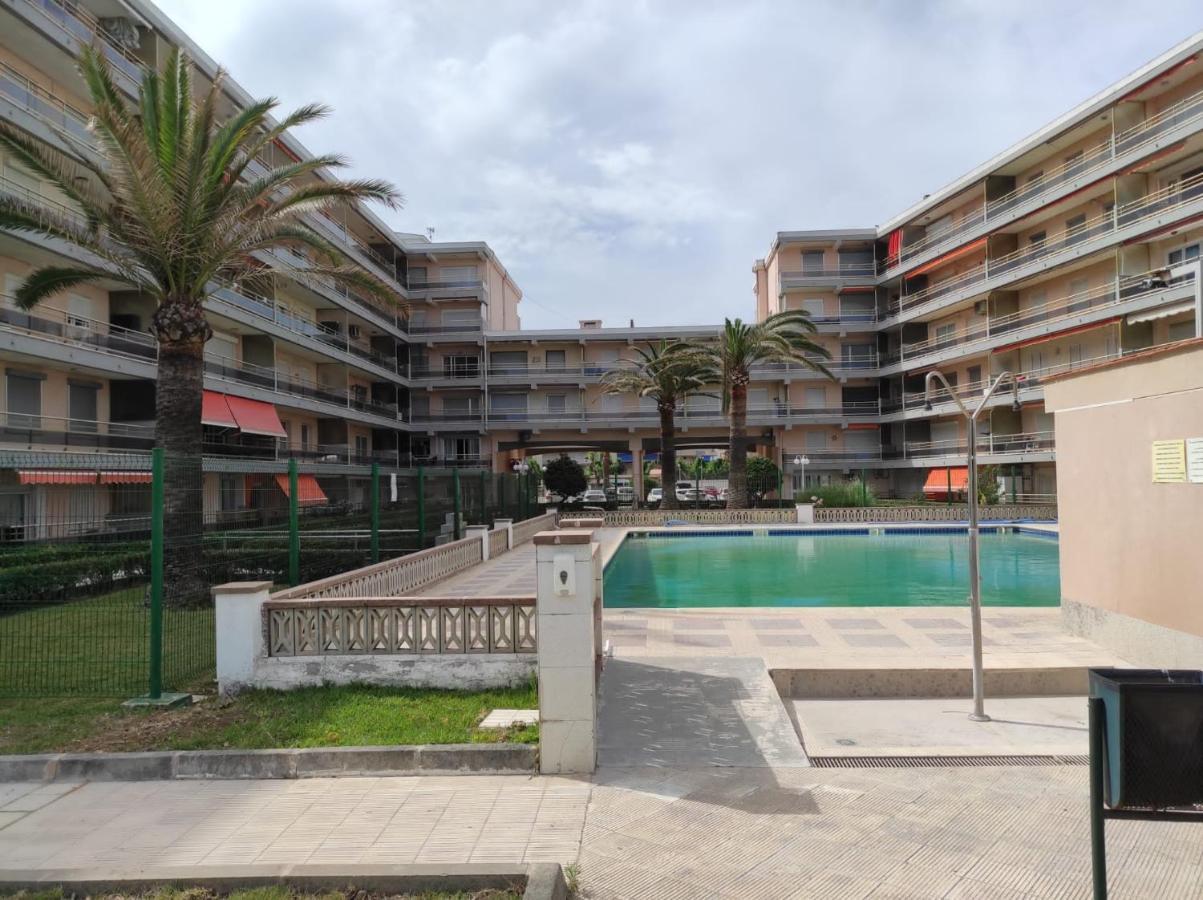 Apartamento La Pineda Luaran gambar